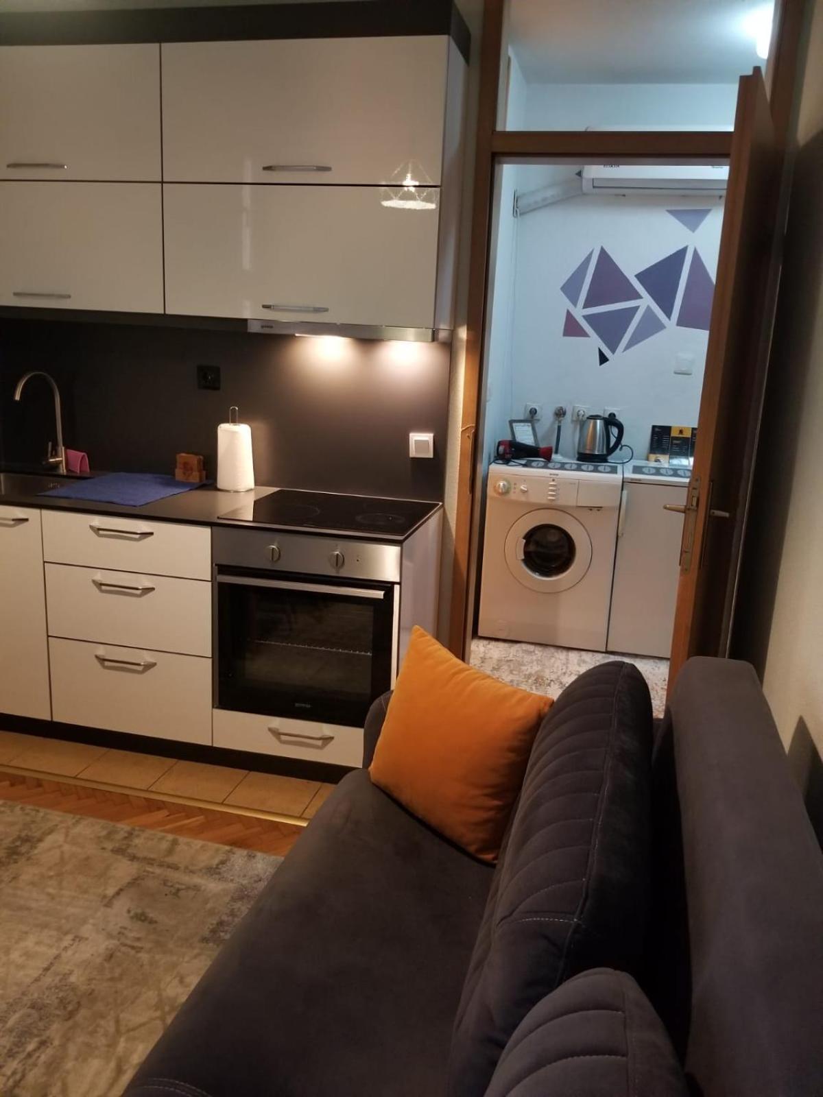 Cozy&Comfy Apartment In The Center Of Prishtina Пристина Екстериор снимка