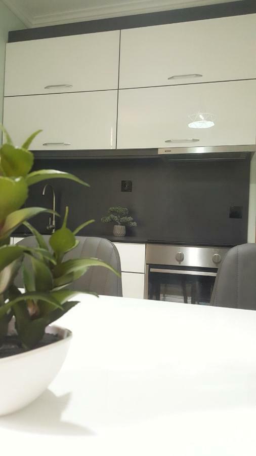 Cozy&Comfy Apartment In The Center Of Prishtina Пристина Екстериор снимка